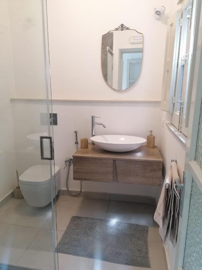 Old Terrace Apartment